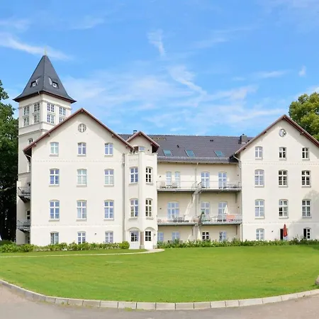 Jagdschloss Zu 4 *